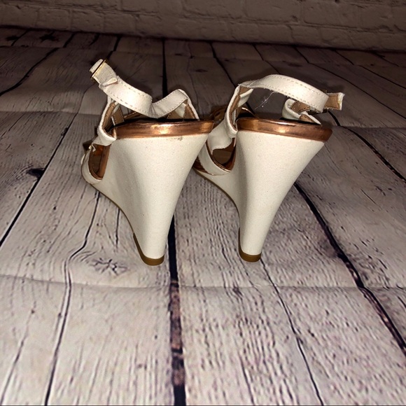 Gold and White Sparkly Dress Wedges, size 8 - Picture 3 of 5
